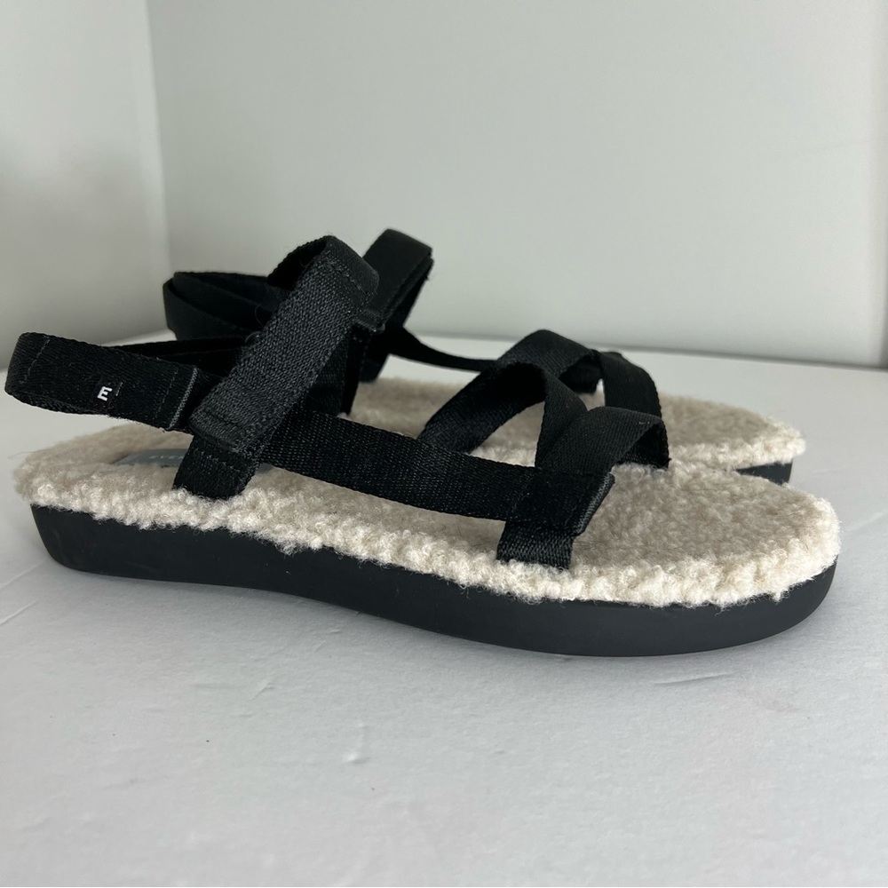 Everlane The Renew Sport Sherpa Fleece Sandal Black Cream Size 9